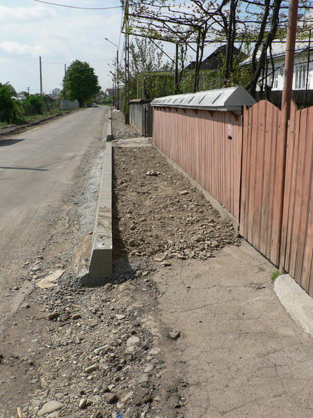2 str. Caporal Popescu montat borduri 5.jpg